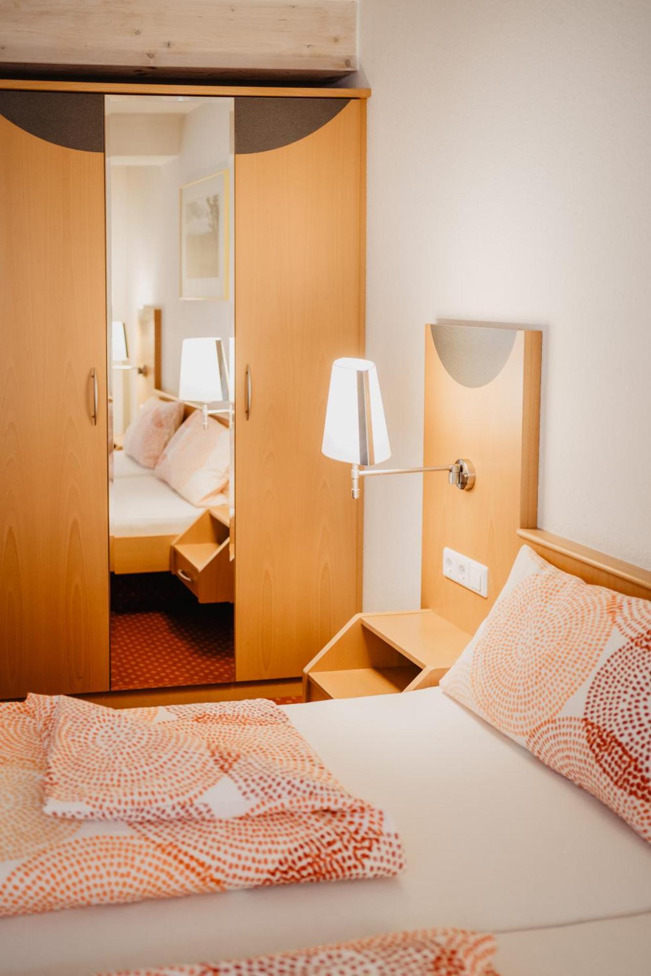 Hotel Garni Stube 엔딩겐 외부 사진